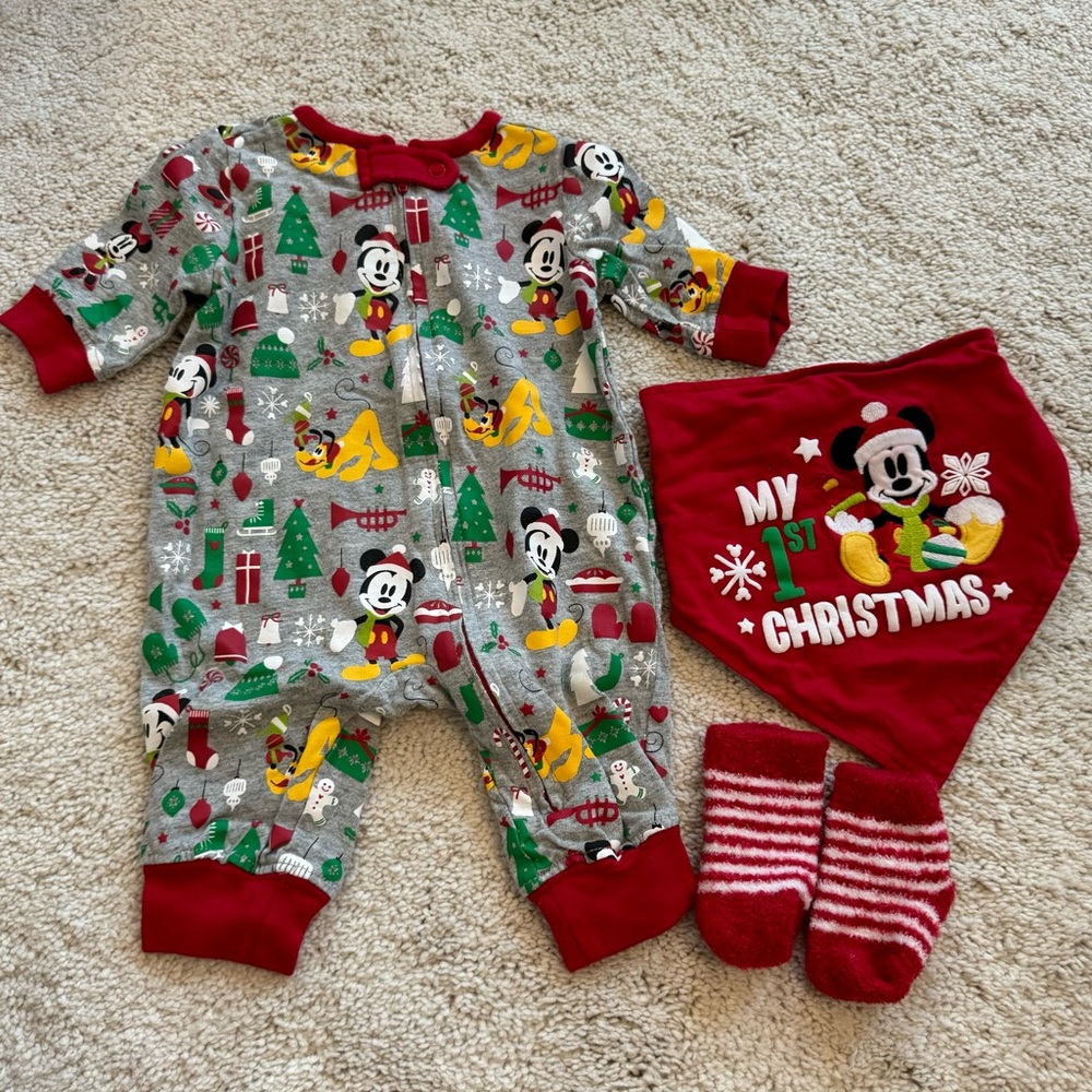 0-3M Disney Baby My First Christmas Coverall Set w/ Matching Bib & Cozy Socks